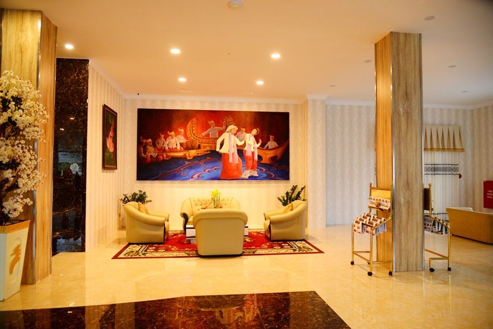 โรงแรม โรงแรมรอยัล ฮินทาร์ 4*