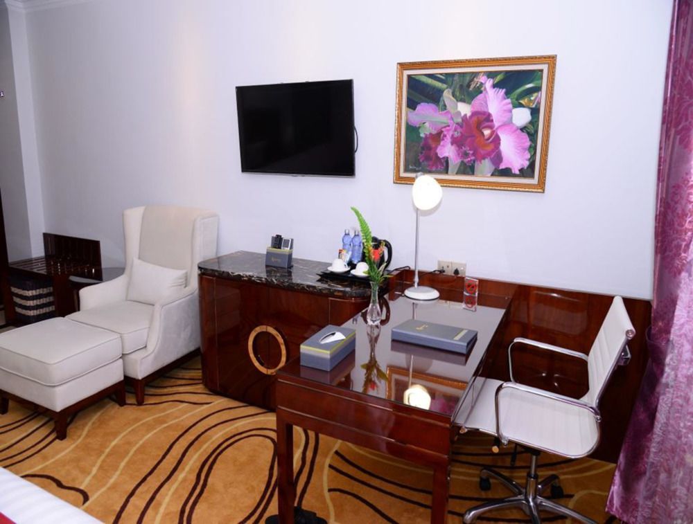 โรงแรม โรงแรมรอยัล ฮินทาร์ 4*